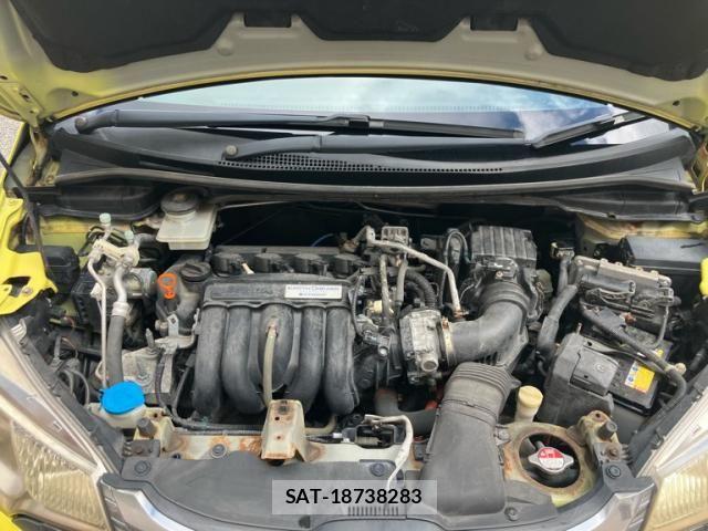 Honda FIT HYBRID 2013-11 7876489-11