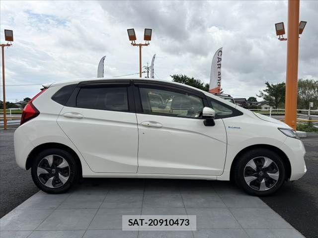 Honda FIT HYBRID 2017-06 7876473-11