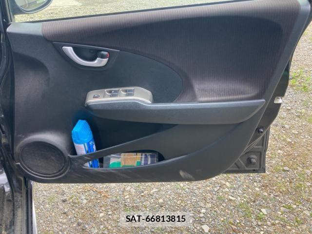 Honda FIT HYBRID 2013-07 7876488-18