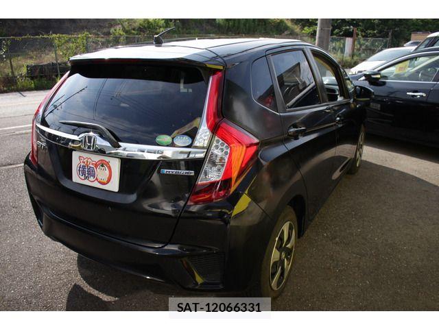 Honda FIT HYBRID 2016-03 7876472-12