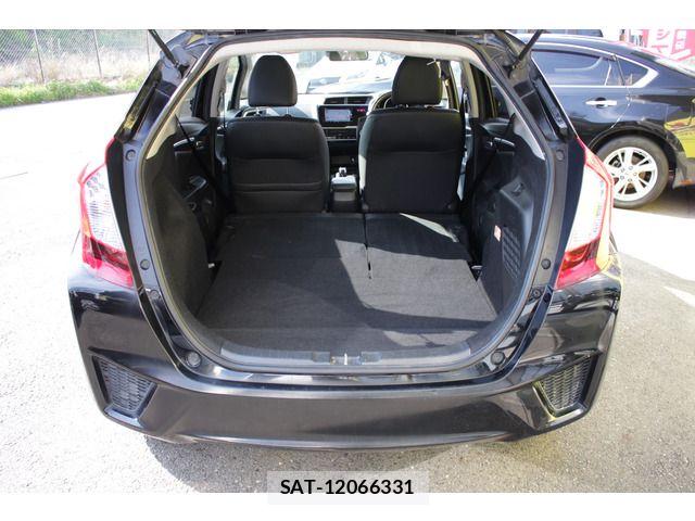 Honda FIT HYBRID 2016-03 7876472-16
