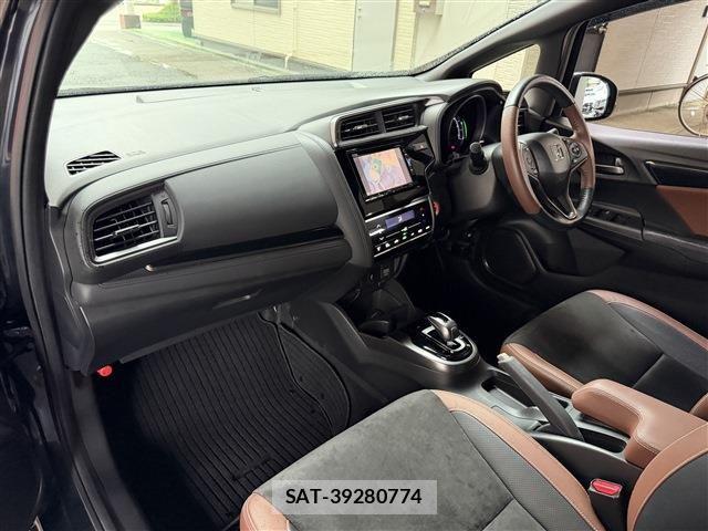 Honda FIT HYBRID 2017-12 7902608-16