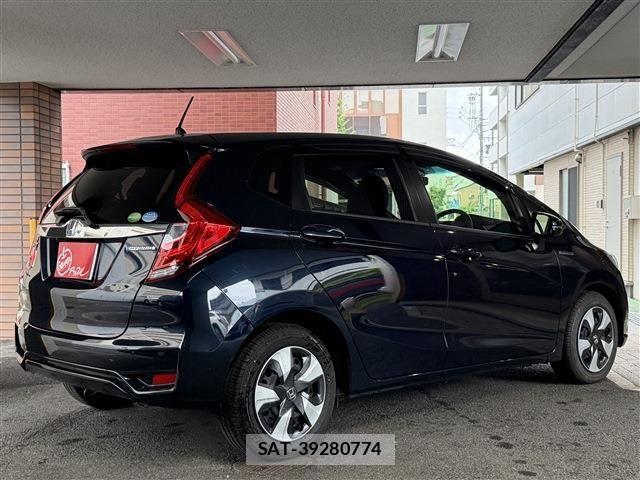 Honda FIT HYBRID 2017-12 7902608-2