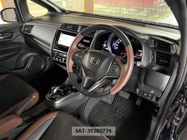 Honda FIT HYBRID 2017-12 7902608-6