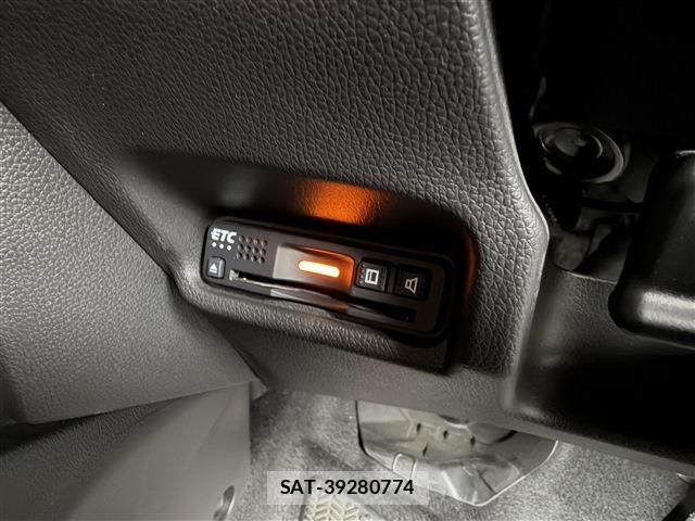 Honda FIT HYBRID 2017-12 7902608-8