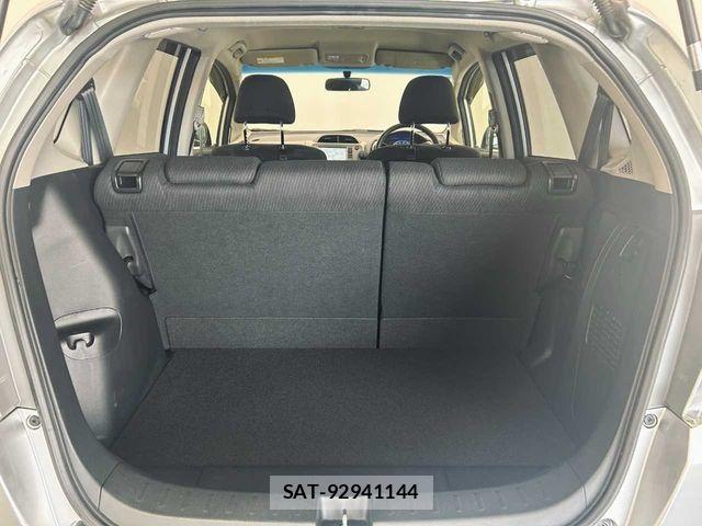 Honda FIT HYBRID 2012-03 7902613-14