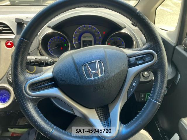 Honda FIT HYBRID 2012-07 7961651-16