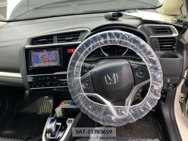 Honda FIT HYBRID 2016-03 7979237-17