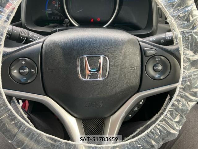 Honda FIT HYBRID 2016-03 7979237-18