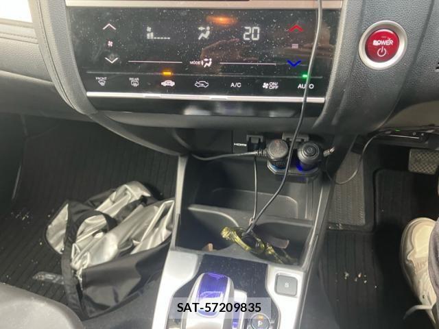 Honda FIT HYBRID 2015-02 7979240-17