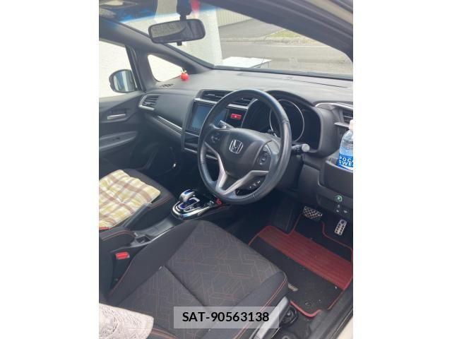 Honda FIT HYBRID 2014-01 7979236-11