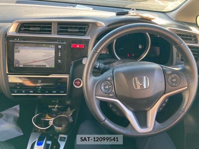 Honda FIT HYBRID 2014-04 8035575-15