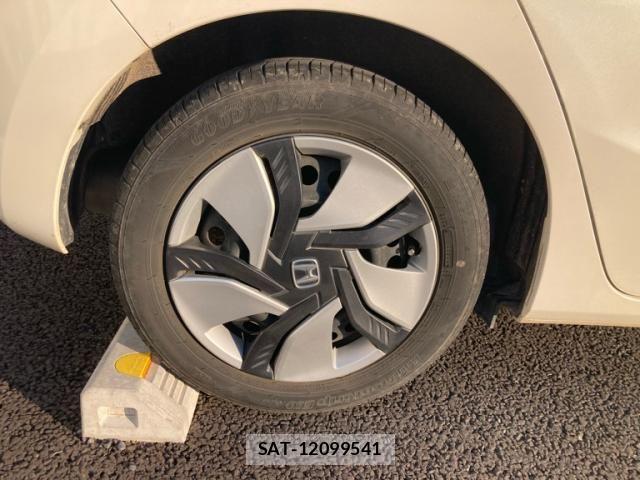 Honda FIT HYBRID 2014-04 8035575-2