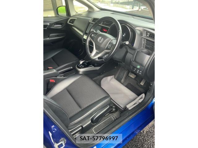 Honda FIT HYBRID 2016-10 8035588-16