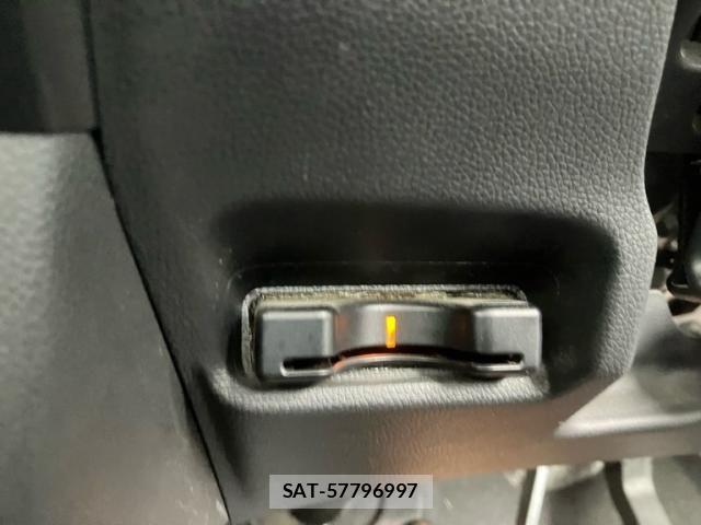 Honda FIT HYBRID 2016-10 8035588-19