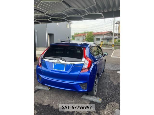 Honda FIT HYBRID 2016-10 8035588-6