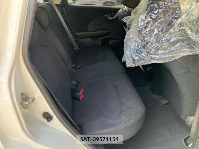 Honda FIT HYBRID 2013-01 8035589-12