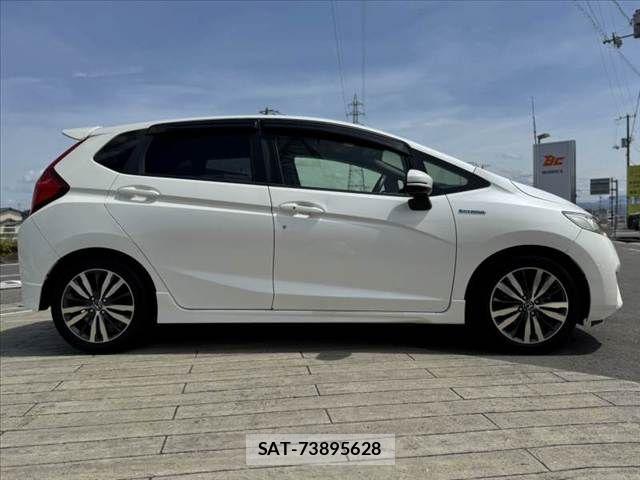 Honda FIT HYBRID 2014-10 8035577-11