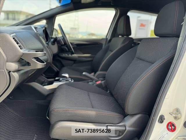 Honda FIT HYBRID 2014-10 8035577-16