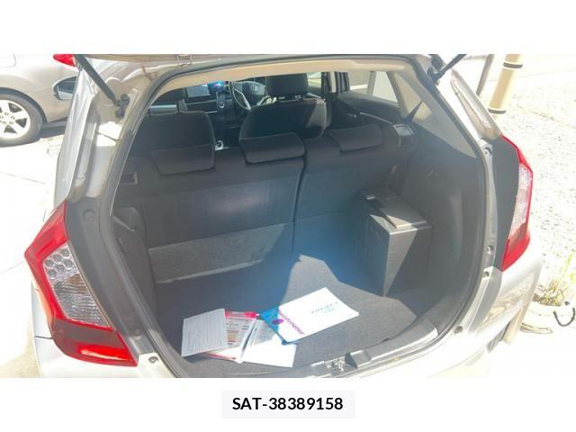 Honda FIT HYBRID 2015-10 8035584-11