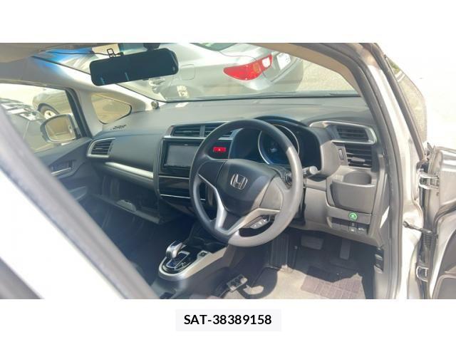 Honda FIT HYBRID 2015-10 8035584-15