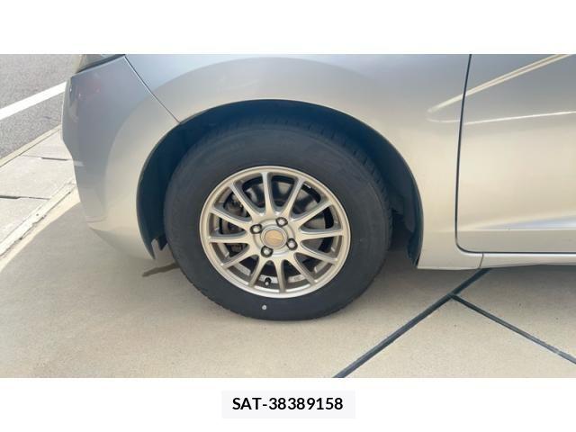 Honda FIT HYBRID 2015-10 8035584-6