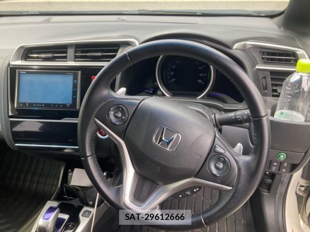 Honda FIT HYBRID 2016-07 8035576-9