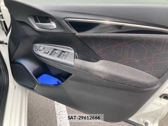 Honda FIT HYBRID 2016-07 8035576-11