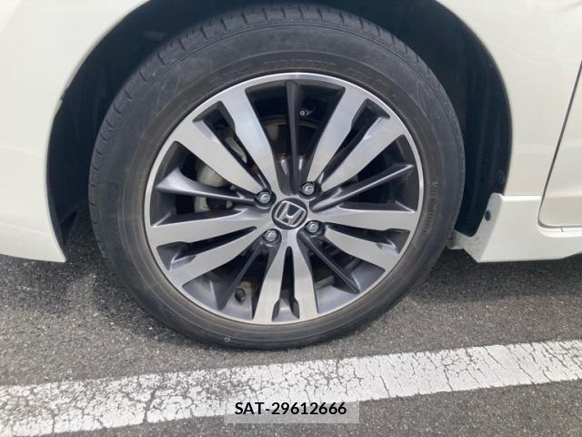 Honda FIT HYBRID 2016-07 8035576-15