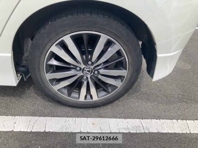 Honda FIT HYBRID 2016-07 8035576-16