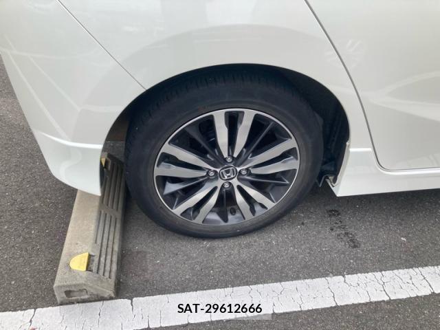 Honda FIT HYBRID 2016-07 8035576-17