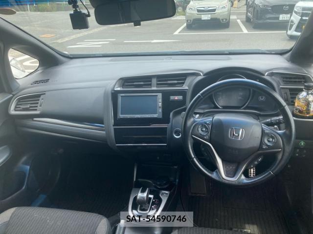 Honda FIT HYBRID 2017-09 8035571-12