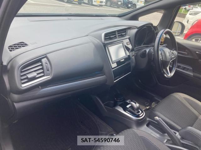 Honda FIT HYBRID 2017-09 8035571-13
