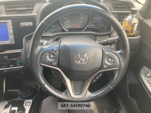 Honda FIT HYBRID 2017-09 8035571-18