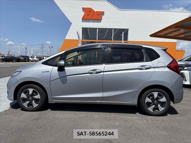 Honda FIT HYBRID 2017-09 8073766-10