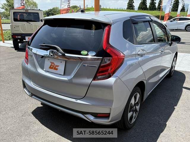 Honda FIT HYBRID 2017-09 8073766-12