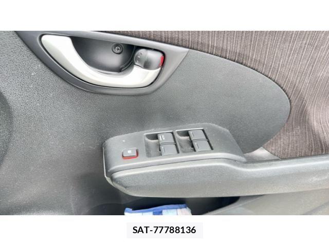 Honda FIT HYBRID 2013-03 8073772-18