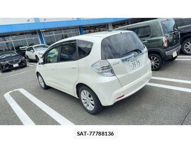 Honda FIT HYBRID 2013-03 8073772-1