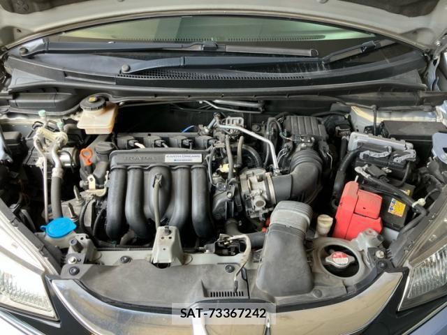 Honda FIT HYBRID 2015-12 8073774-11