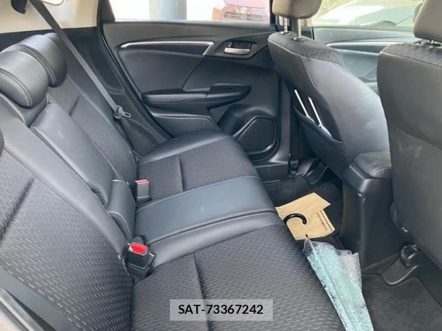 Honda FIT HYBRID 2015-12 8073774-14