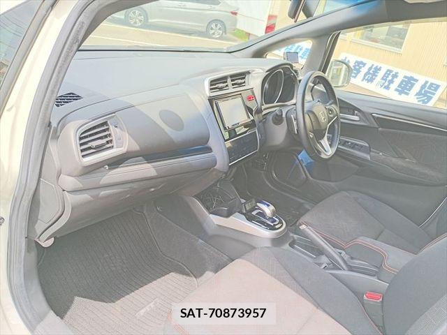 Honda FIT HYBRID 2013-11 8073769-10