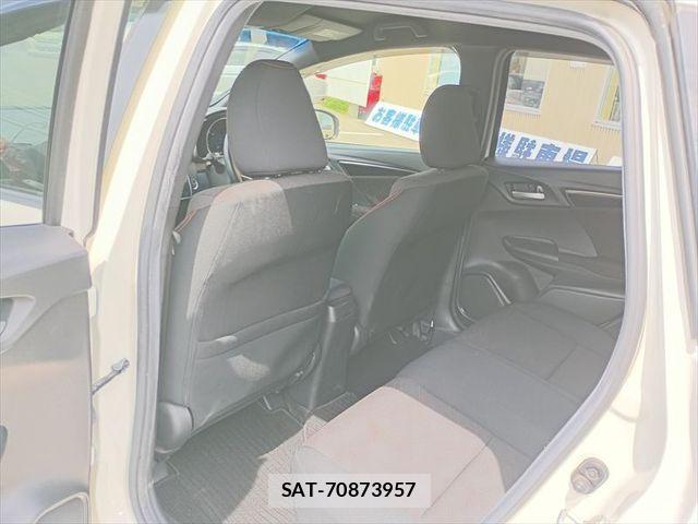 Honda FIT HYBRID 2013-11 8073769-12