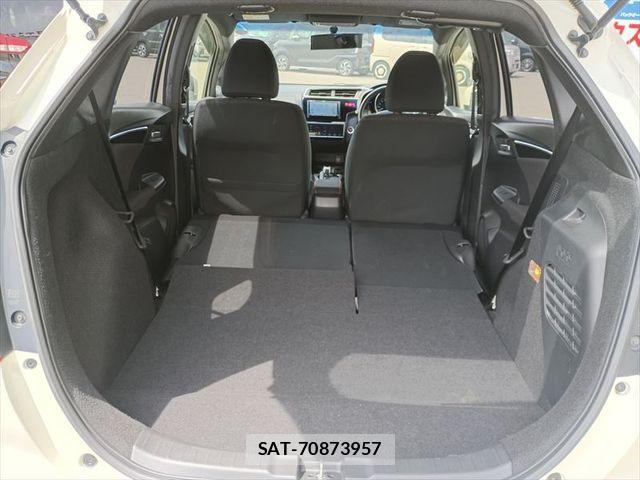Honda FIT HYBRID 2013-11 8073769-15