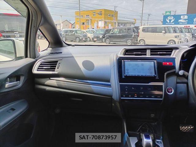 Honda FIT HYBRID 2013-11 8073769-17