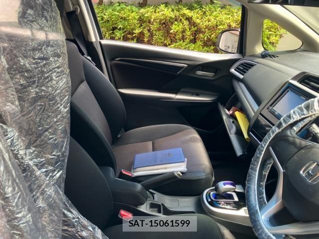 Honda FIT HYBRID 2015-10 8073768-16
