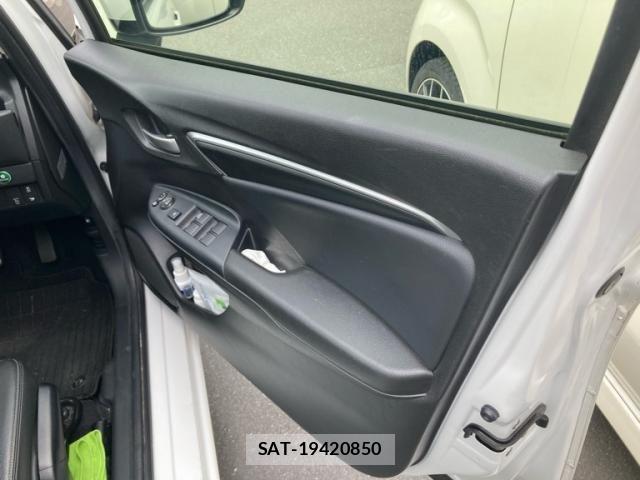 Honda FIT HYBRID 2015-08 8073773-10