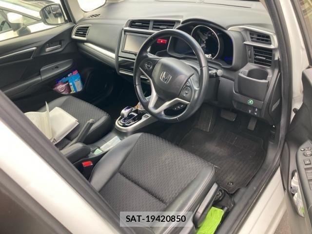Honda FIT HYBRID 2015-08 8073773-11