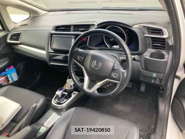 Honda FIT HYBRID 2015-08 8073773-12