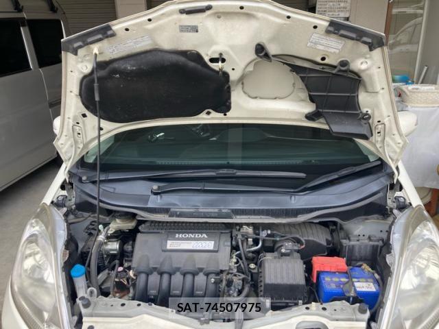 Honda FIT HYBRID 2011-10 8073775-11