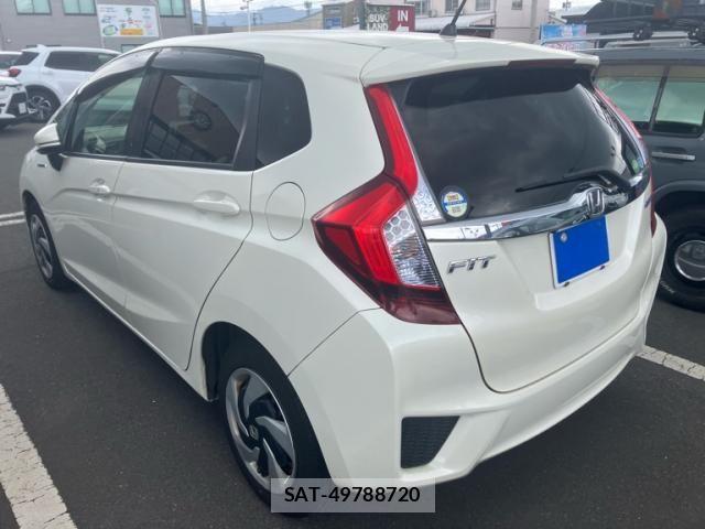 Honda FIT HYBRID 2013-10 8099176-3